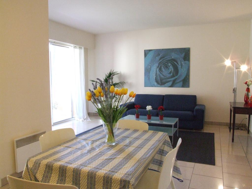 Appartement Au Chateau Vallaya Menton Bagian luar foto