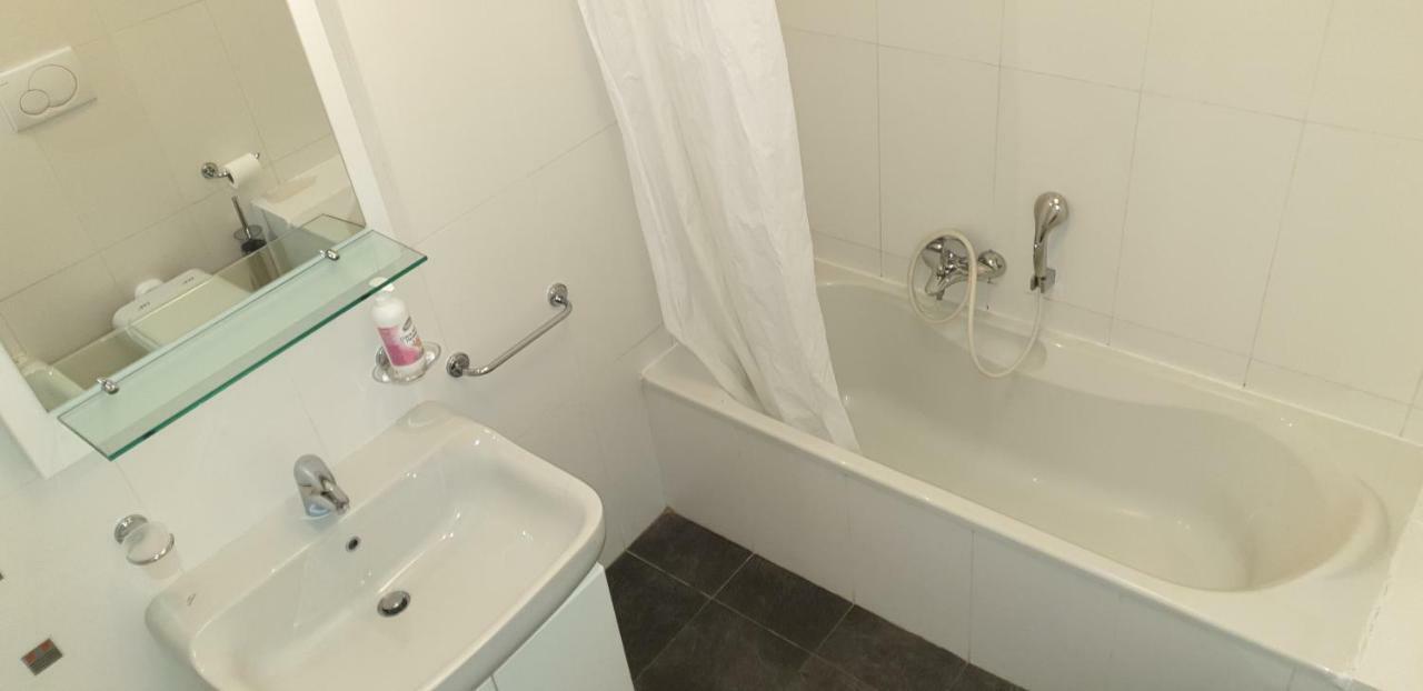 Appartement Au Chateau Vallaya Menton Bagian luar foto